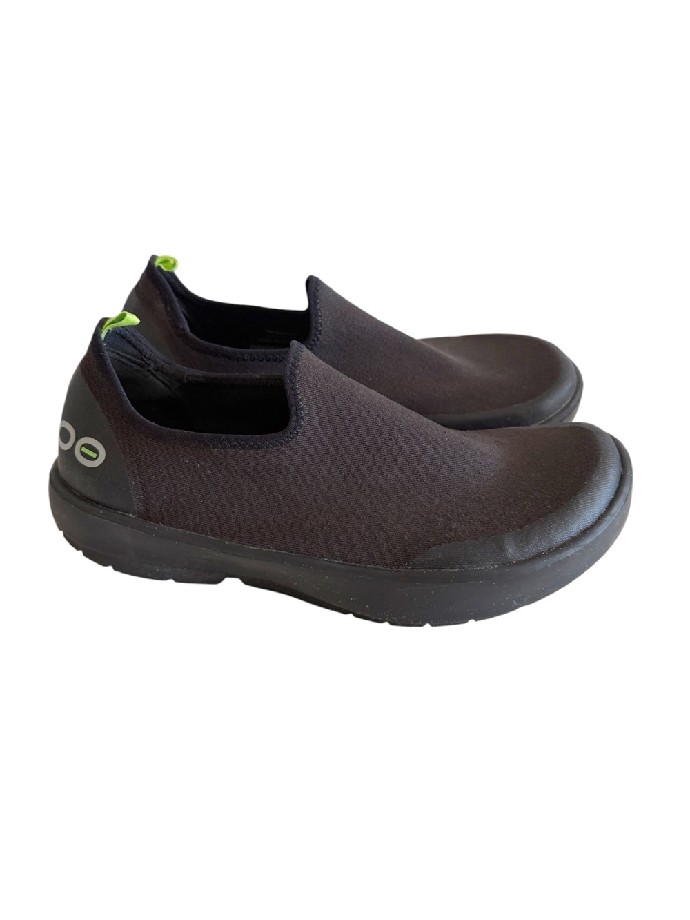 OOFOS OOmg eeZee Black Low Recovery Slip On Shoes size 8.5 Womens